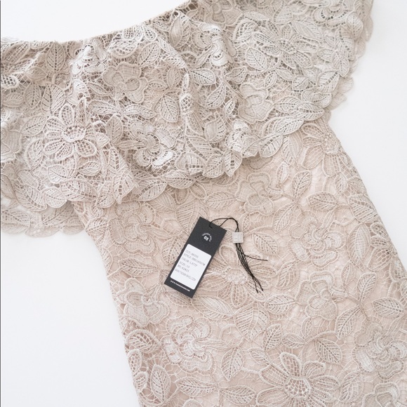 Tadashi Shoji Dresses & Skirts - Tadashi Shoji Off-the-Shoulder Lace Dress Size 10